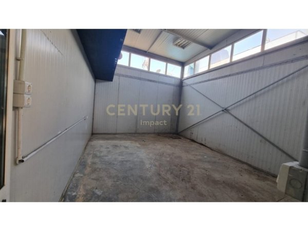 Tirane, jepet me qera ambjent biznesi Kati 0, 2.500 m² 3.000 € (RINAS)