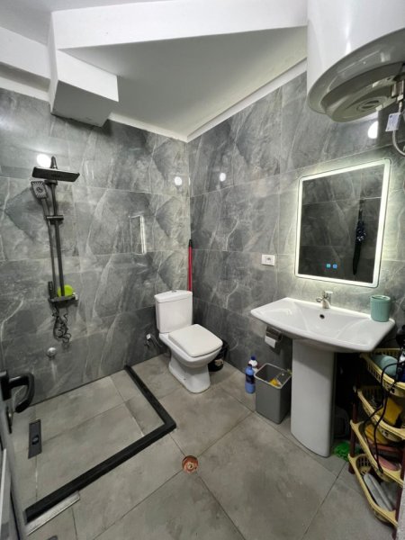 Tirane, jepet me qera apartament 2+1 Kati 1, 70 m² 450 € (TEK VIVA MARKET)