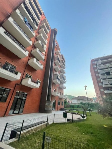 Tirane, shitet apartament 1+1+Ballkon Kati 6, 65 m² 65.000 € (Rruga e Kavajes)