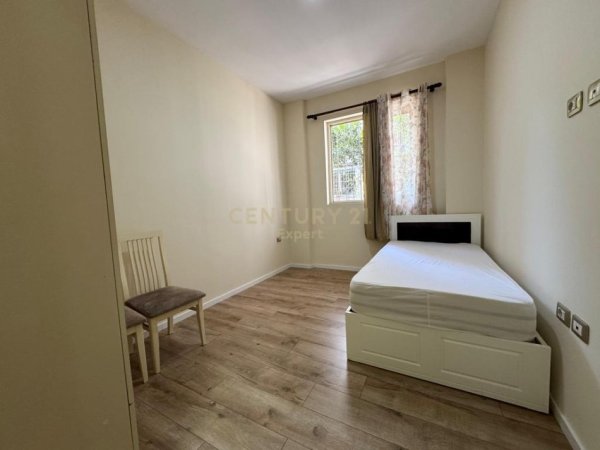 Tirane, jepet me qera apartament 2+1 Kati 1, 85 m² 600 € (RRUGEN ISLAM ALLA)