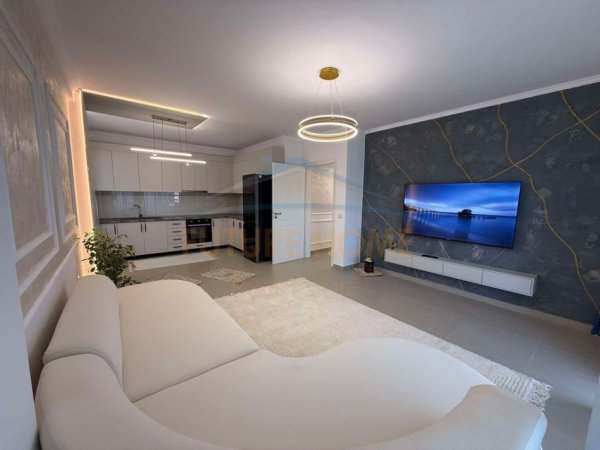 Tirane, shitet apartament 2+1+Ballkon Kati 6, 117 m² 163.000 € 