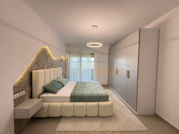 Tirane, shitet apartament 2+1+Ballkon Kati 6, 117 m² 163.000 € 