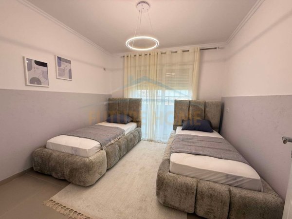 Tirane, shitet apartament 2+1+Ballkon Kati 6, 117 m² 163.000 € 