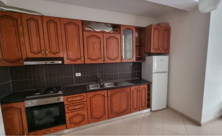Tirane, jepet me qera apartament 1+1 Kati 3, 45 m² 300 € (️JEPET ME QERA SUPER APARTAMENT 1+1 NE ASTIR TEK BAR ARTISTI.)