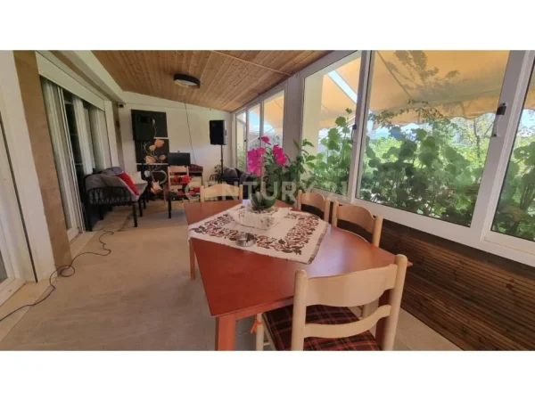 Tirane, shes magazine Kati 0, 2.500 m² 1.200.000 € (BERXULLE)