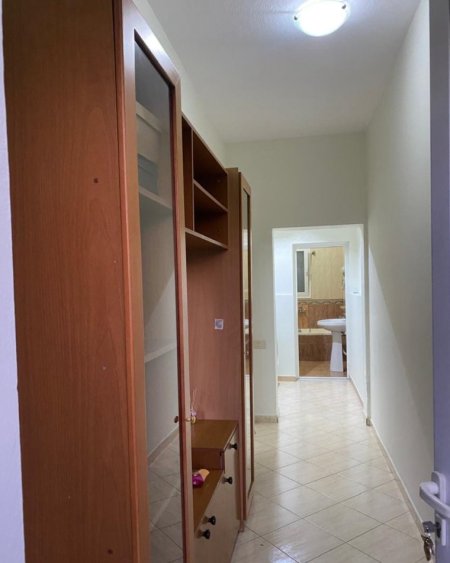 Tirane, jepet me qera shtepi 1+1 Kati 1, 60 m² 330 € (️JEPET ME QERA SUPER HYRJE 1+1 E MOBILUAR TEK JORDAN MISJA.)