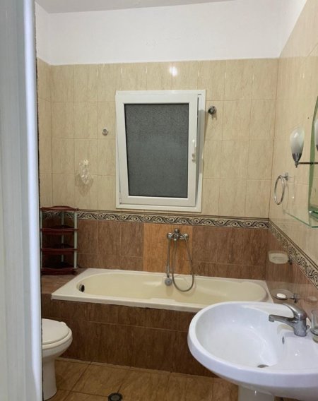 Tirane, jepet me qera shtepi 1+1 Kati 1, 60 m² 330 € (️JEPET ME QERA SUPER HYRJE 1+1 E MOBILUAR TEK JORDAN MISJA.)
