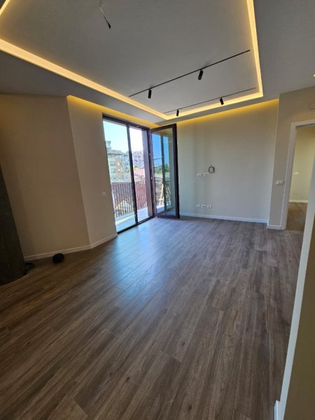 Tirane, jepet me qera zyre Kati 3, 114 m² 1.300 € (Altana Luxury Rezidence)