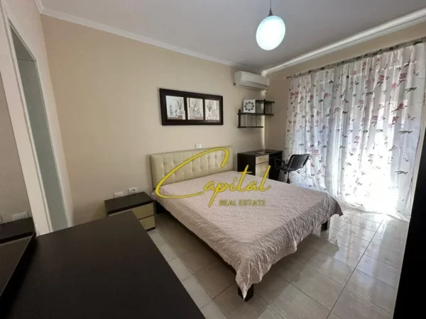 Tirane, jepet me qera apartament 2+1 Kati 4, 110 m² 650 € (RRUGA E DURRESIT)
