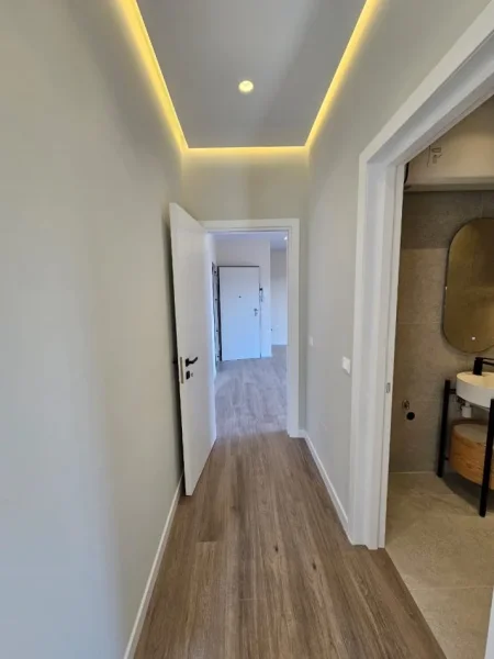 Tirane, jepet me qera zyre Kati 3, 114 m² 1.300 € (Altana Luxury Rezidence)