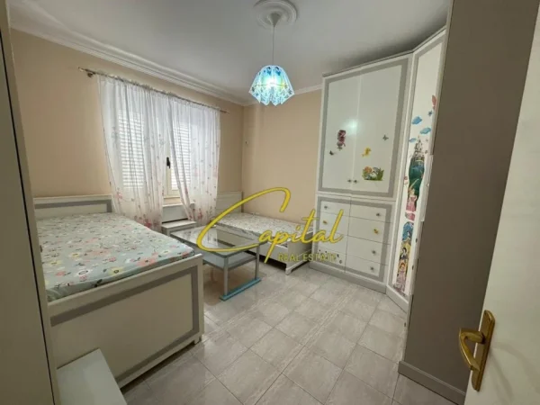 Tirane, jepet me qera apartament 2+1 Kati 4, 110 m² 650 € (RRUGA E DURRESIT)