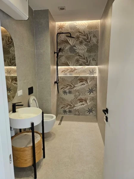 Tirane, jepet me qera zyre Kati 3, 114 m² 1.300 € (Altana Luxury Rezidence)