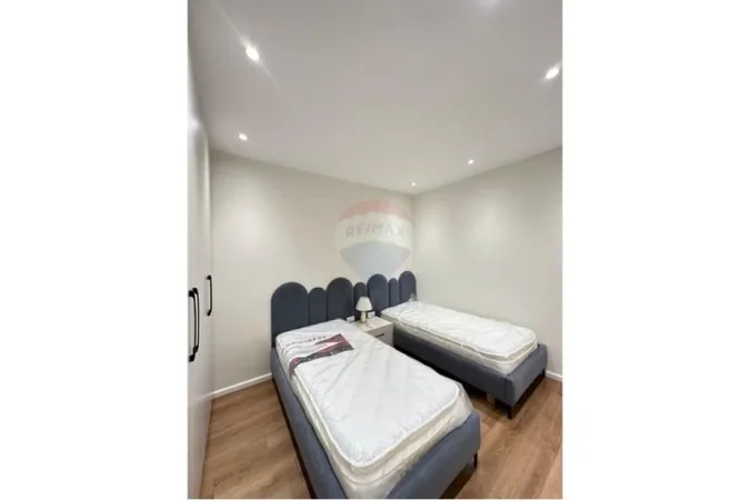 Tirane, jepet me qera apartament 2+1 , 70 m² 1.150 € (Garda)