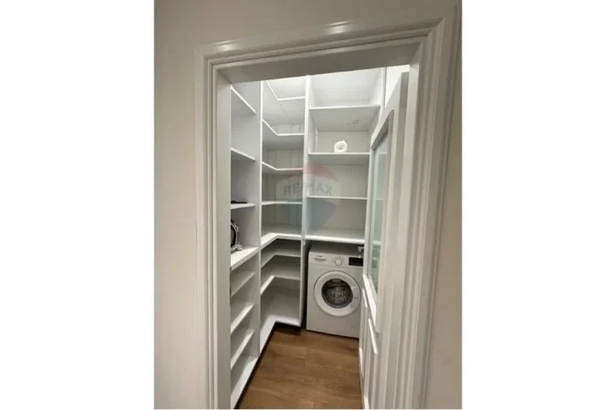 Tirane, jepet me qera apartament 2+1 , 70 m² 1.150 € (Garda)