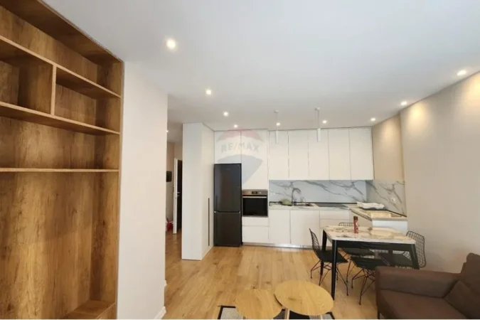 Tirane, jepet me qera apartament 1+1 , 67 m² 500 € (Shkolla e Baletit)