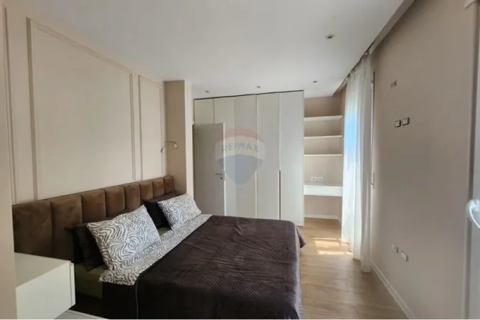 Tirane, jepet me qera apartament 1+1 , 67 m² 500 € (Shkolla e Baletit)