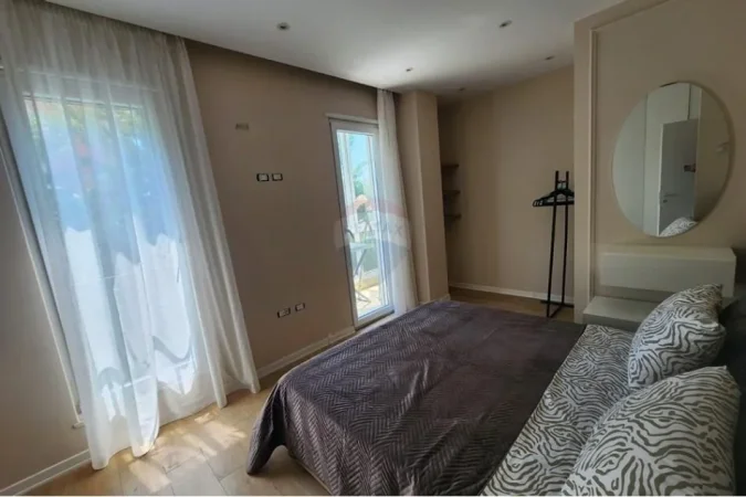 Tirane, jepet me qera apartament 1+1 , 67 m² 500 € (Shkolla e Baletit)