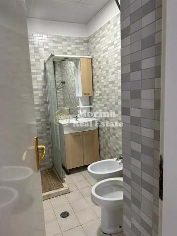 Tirane, jepet me qera apartament 2+1 Kati 3, 90 m² 650 € (Rruga e Durresit)