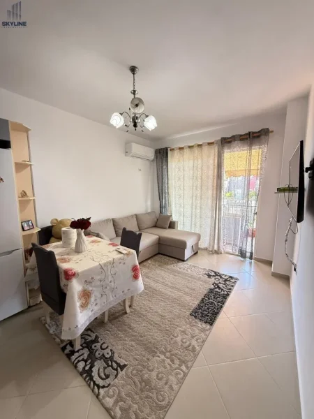 Tirane, jepet me qera apartament 1+1 Kati 8, 65 m² 390 € 