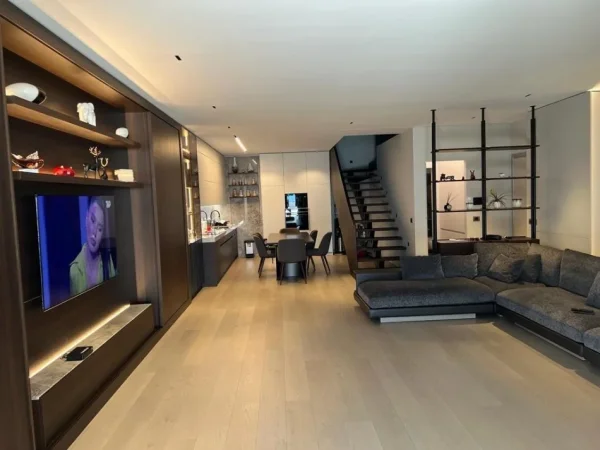 Tirane, shitet apartament duplex 3+1+Ballkon Kati 11, 356 m² 850.000 € (Square 21)