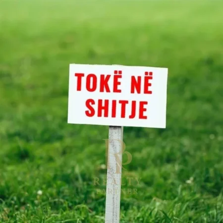Tirane, shitet toke , 2.400 m² 192.000 € (Vore)