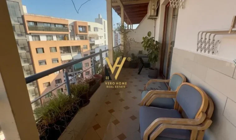 Tirane, jepet me qera apartament 3+1+Ballkon Kati 8, 130 m² 600 € (ASTIR)