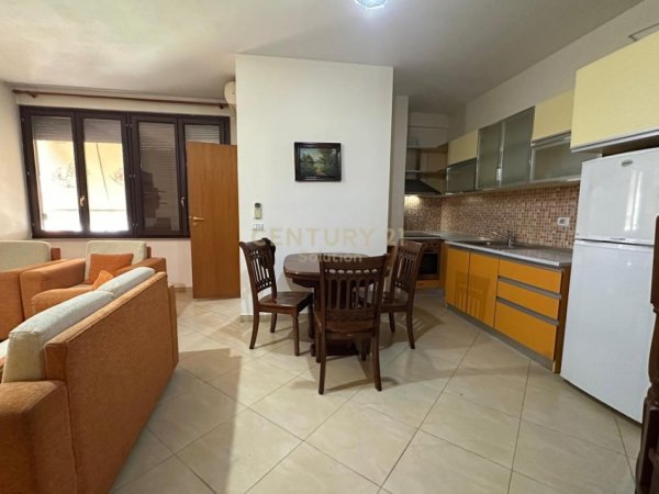 Tirane, jepet me qera apartament 1+1 Kati 6, 82 m² 500 € (Lulishtja, Komuna e Parisit)