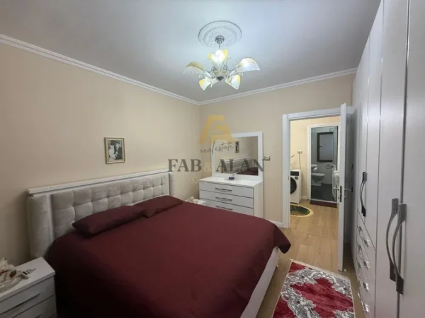 Tirane, shitet apartament 1+1 Kati 3, 54 m² 110.000 € (Porcelan, mbrapa UET)