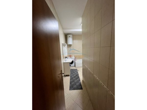 Tirane, jepet me qera apartament 2+1 Kati 1, 120 m² 620 € 