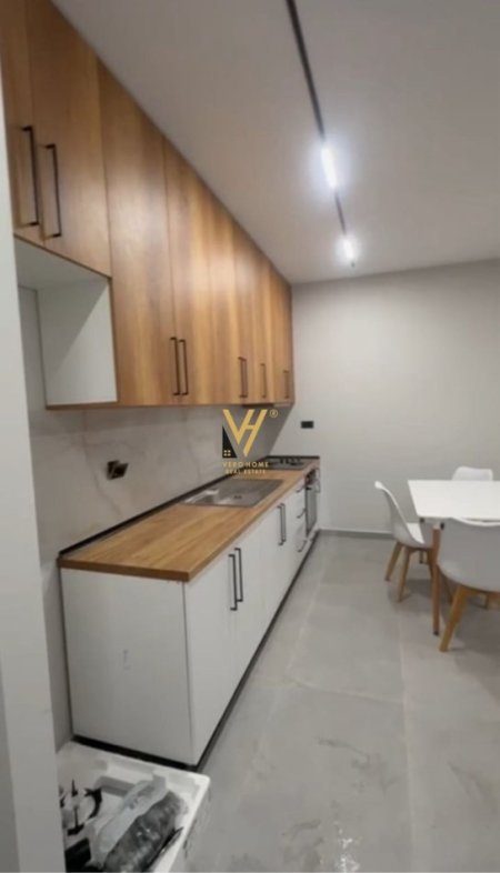 Tirane, jepet me qera apartament 1+1+Ballkon Kati 0, 74 m² 40.000 LEKE RRUGA E DIBRES , PRAN SPITALEVE