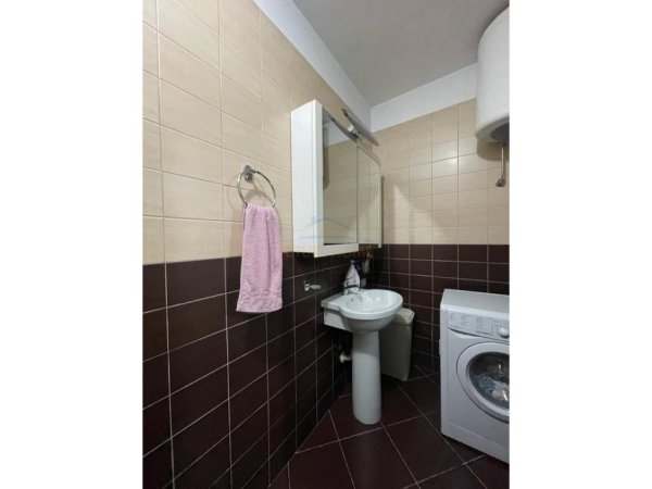 Tirane, jepet me qera apartament 1+1 Kati 7, 70 m² 500 € 