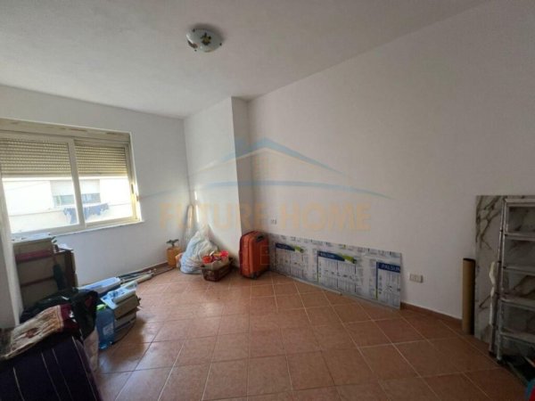 Durres, jepet me qera apartament 3+1+Ballkon , 110 m² 300 € 