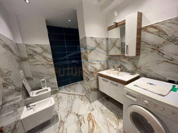 Durres, jepet me qera apartament 3+1+Ballkon , 110 m² 300 € 