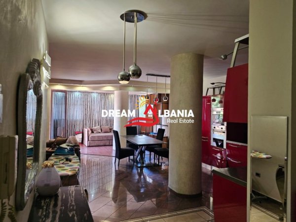 Tirane, jepet me qera apartament 2+1+Ballkon Kati 5, 130 m² 1.800 € (Zona e Bllokut ne Tirane)