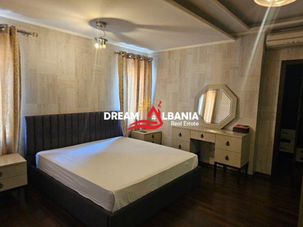 Tirane, jepet me qera apartament 2+1+Ballkon Kati 5, 130 m² 1.800 € (Zona e Bllokut ne Tirane)