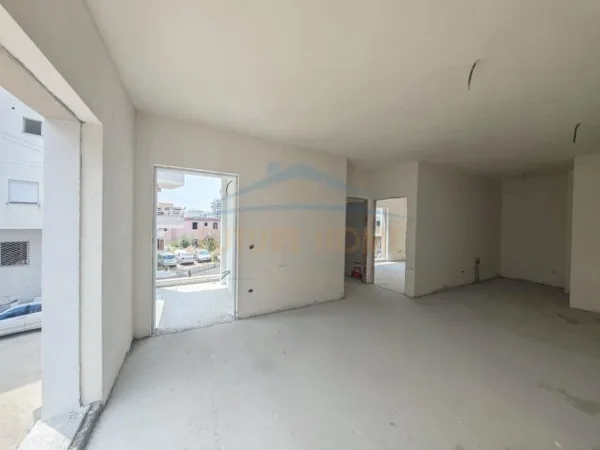 Durres, shitet apartament 1+1+Aneks+Ballkon Kati 1, 65 m² 67.956 € (Golem)
