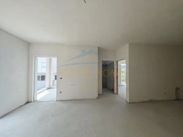 Durres, shitet apartament 1+1+Aneks+Ballkon Kati 1, 65 m² 67.956 € (Golem)
