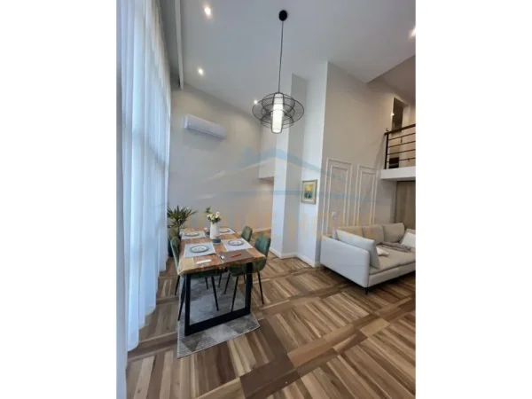 Tirane, jepet me qera apartament DUPLEX  1+1 Kati 1, 80 m² 750 € (LIQENI THATE)    UNA36771