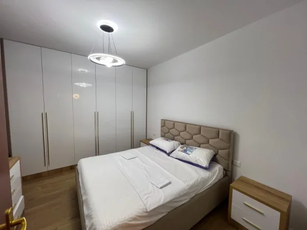 Tirane, jepet me qera apartament 2+1 Kati 6, 120 m² 800 € (Perballe delijorgjit)