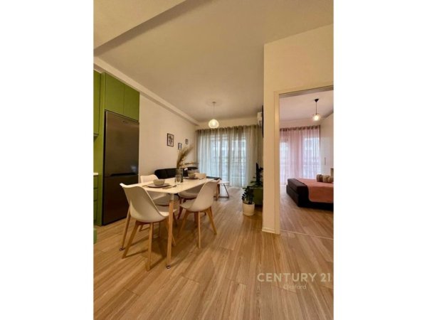 Tirane, jepet me qera apartament 1+1 Kati 3, 61 m² 630 € 