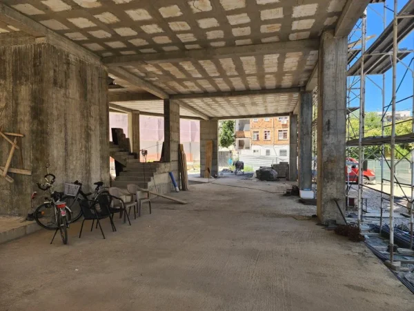 Tirane, Liste me oferta dyqan , 