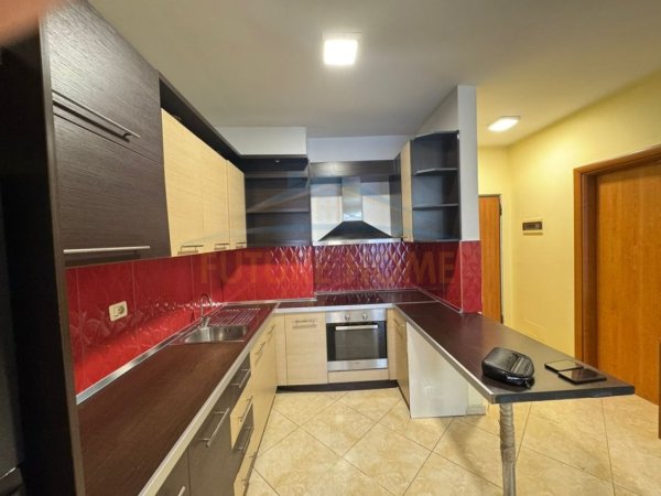 Tirane, jepet me qera apartament 1+1 Kati 4, 70 m² 430 € 