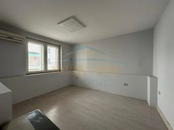 Tirane, shitet apartament 2+1+Ballkon Kati 2, 69 m² 178.000 €
