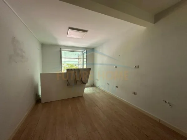 Tirane, shitet apartament 2+1+Ballkon Kati 2, 69 m² 178.000 €
