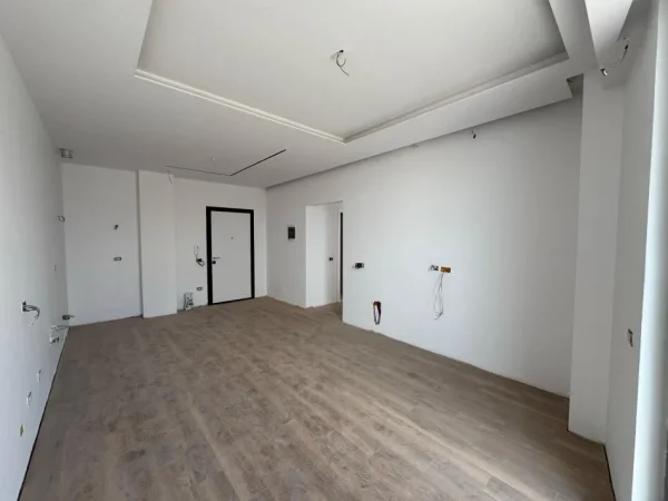 Tirane, shitet apartament 3+1 Kati 10, 140 m² 355.000 € (Rruga mine peza)
