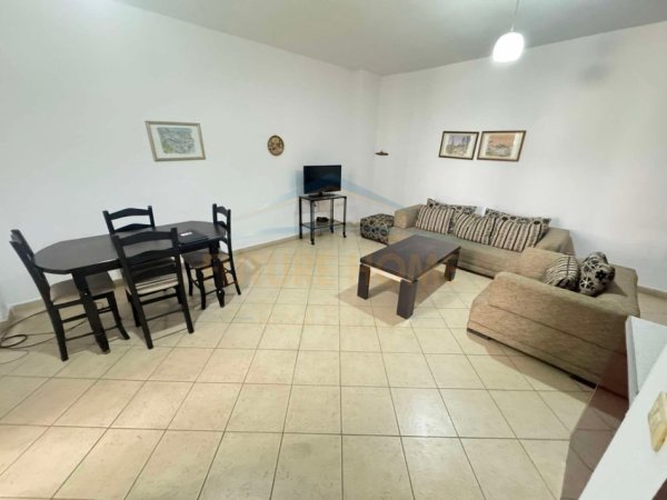 Tirane, jepet me qera apartament 2+1 Kati 4, 95 m² 400 € (Unaza e Re)