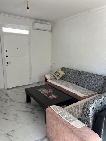 Tirane, jepet me qera shtepi 1+1 Kati 0, 1 m² (Rruga Azem Hajdari, Bathore)