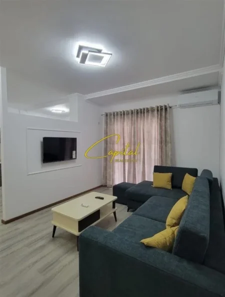 Tirane, jepet me qera apartament 1+1 Kati 4, 75 m² 600 € (OXHAKU)