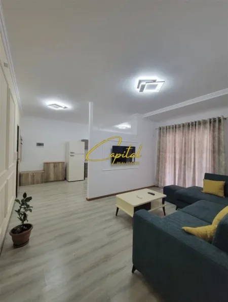 Tirane, jepet me qera apartament 1+1 Kati 4, 75 m² 600 € (OXHAKU)