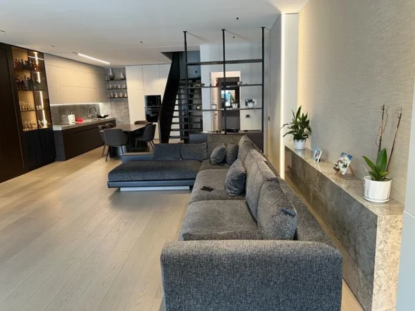 Tirane, shitet apartament duplex Dublex Kati 10, 356 m² (Square 21)